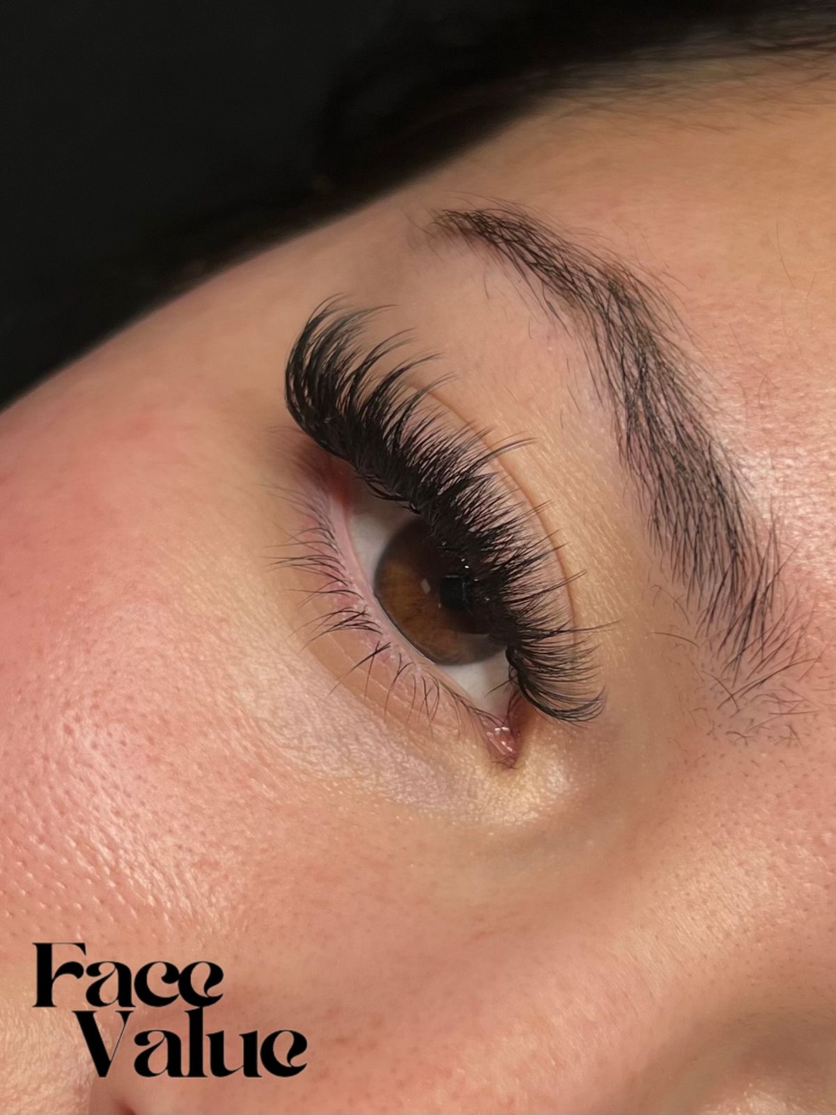 Lash set over a brown eye